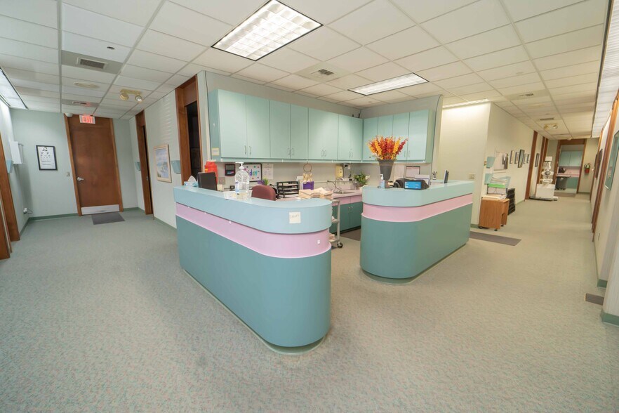 More Photos Of 100 S Santa Fe St, Visalia Medical For Sale