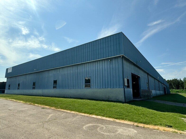 More Photos Of 1000 Fields Rd, Laceys Spring Warehouse For Lease