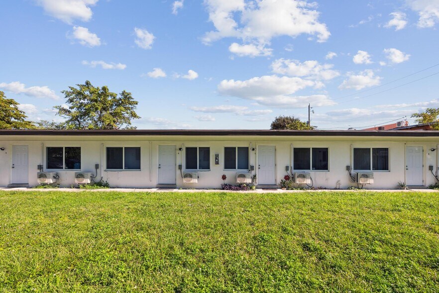 More Photos Of 3932 SW 12th Pl, Fort Lauderdale Apartments For Sale