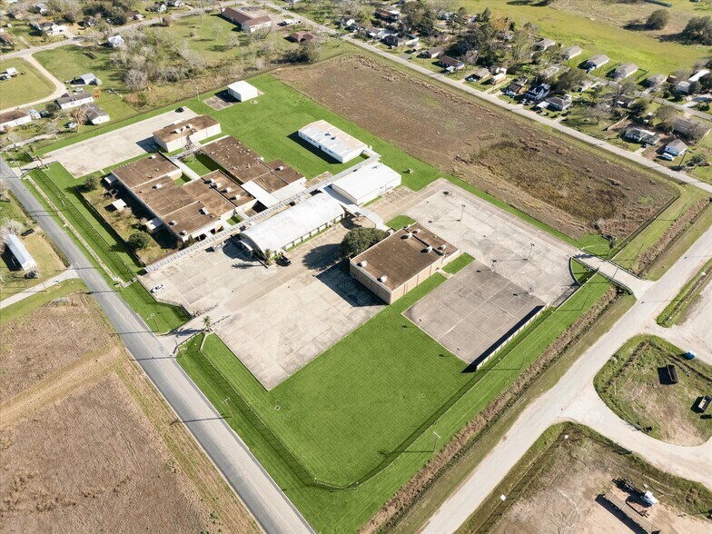 Primary Photo Of 1401 Mlk Blvd, El Campo Flex For Sale