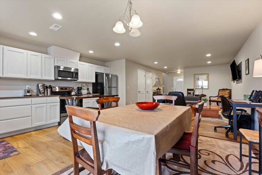 More Photos Of 2729 W Marina Dr, Moses Lake Apartments For Sale