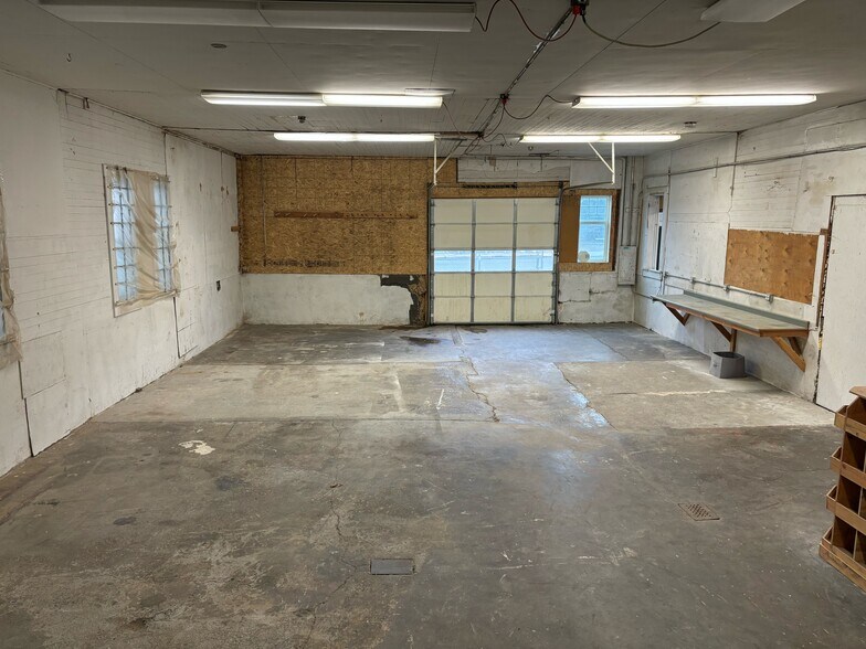More Photos Of 285 Moore St, Harrisburg Warehouse For Lease