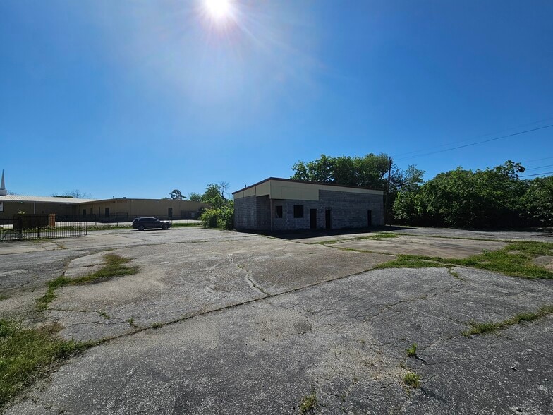Primary Photo Of 10601 Martin Luther King Blvd, Houston Freestanding For Sale