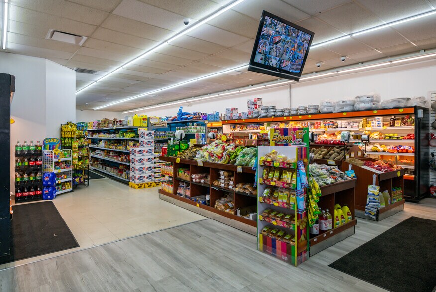 More Photos Of 653-665 Carey Ave, Hanover Township Storefront For Sale