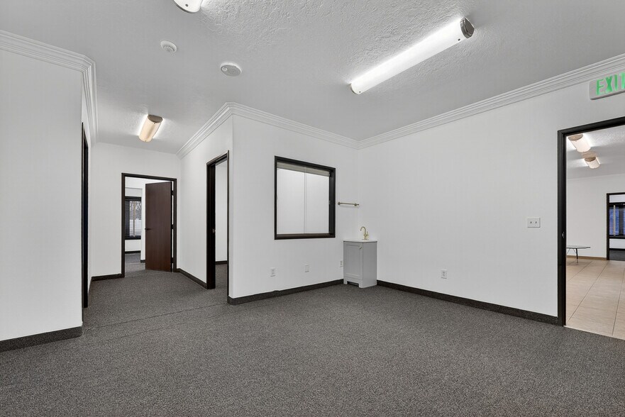 More Photos Of 2563 S Five Mile Ave, Boise Office Residential For Lease