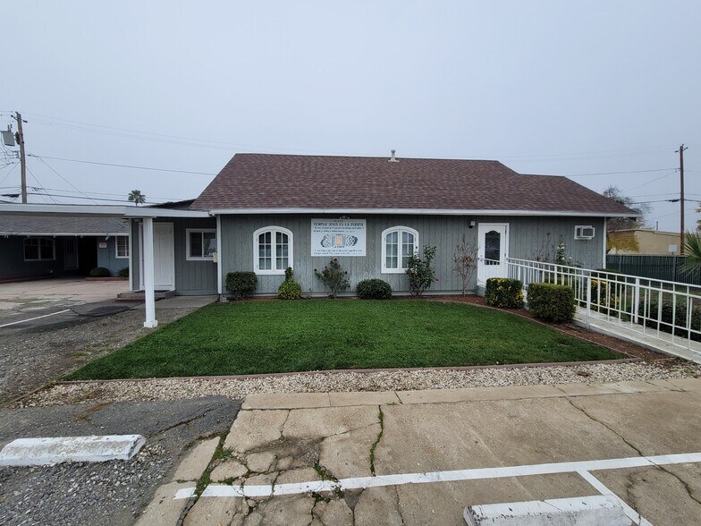 More Photos Of 1806 Solano St, Corning General Retail For Sale