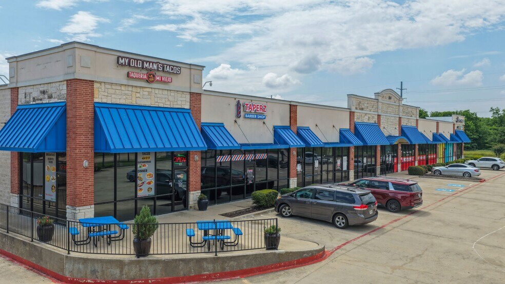 Primary Photo Of 801 S Main St, Keller Restaurant For Lease