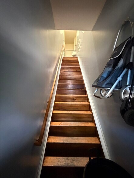 More Photos Of 240 Avenue U, Brooklyn Storefront Retail Residential For Sale