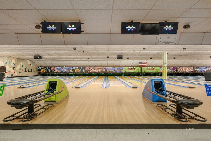 More Photos Of 1037 OH-7, Gallipolis Sports And Entertainment For Sale