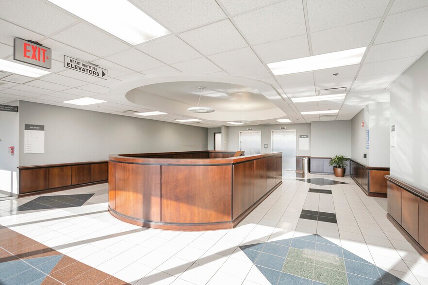 More Photos Of 4230 Harding Rd, Nashville Unknown For Lease