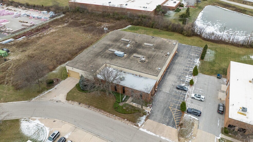 More Photos Of 16420 S Kilbourn Ave, Oak Forest Industrial For Sale