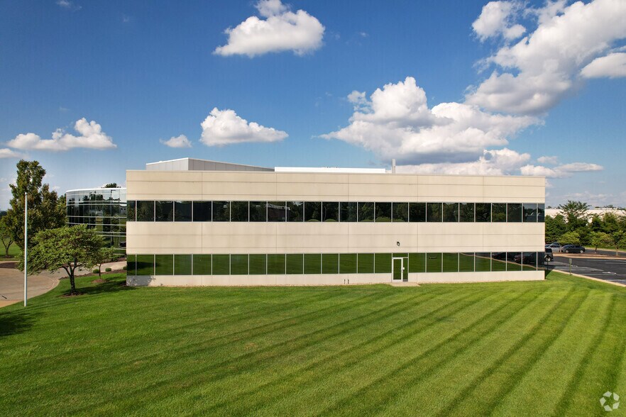 More Photos Of 15 Missouri Research Park Dr, Saint Charles Office For Sale