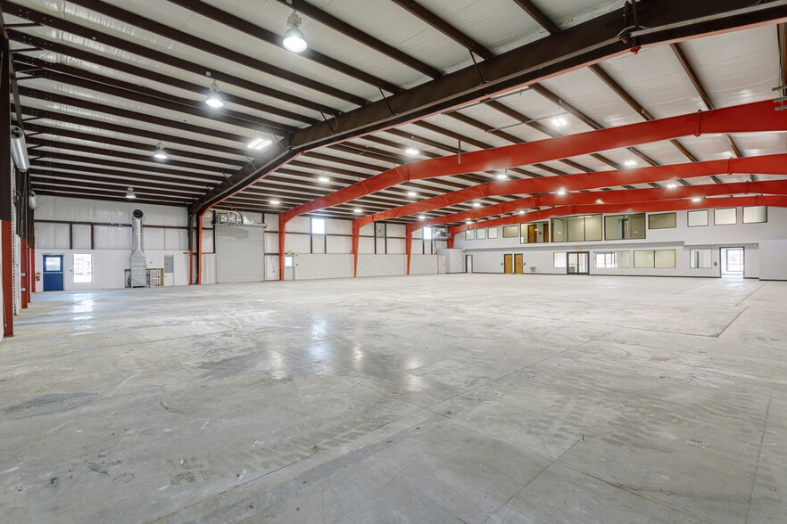 More Photos Of 95 Hunt Dr, Rossville Industrial For Lease