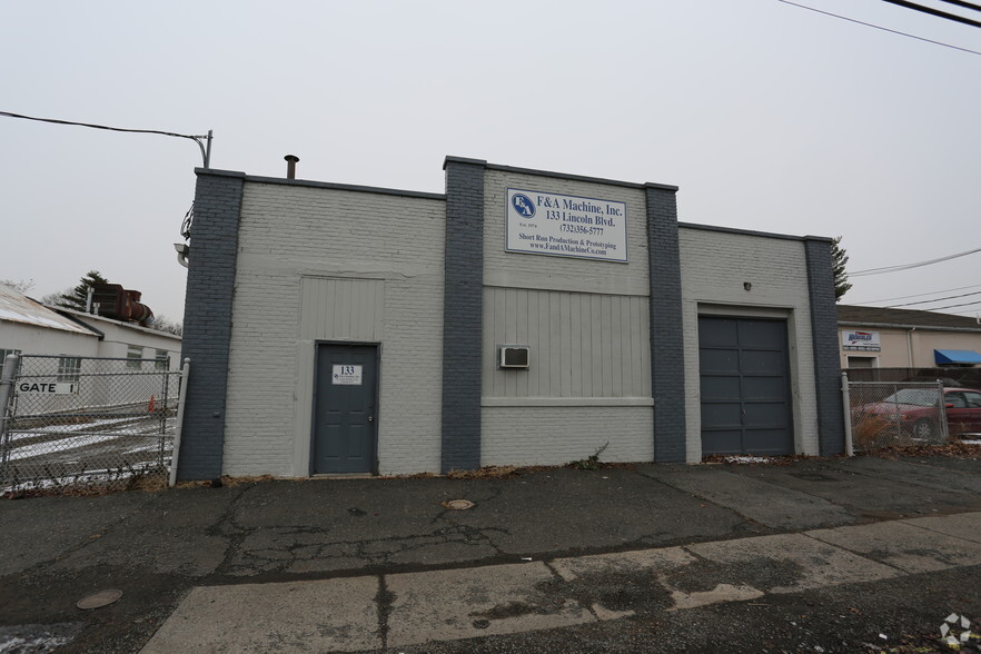 Primary Photo Of 133 Lincoln Blvd, Middlesex Manufacturing For Lease