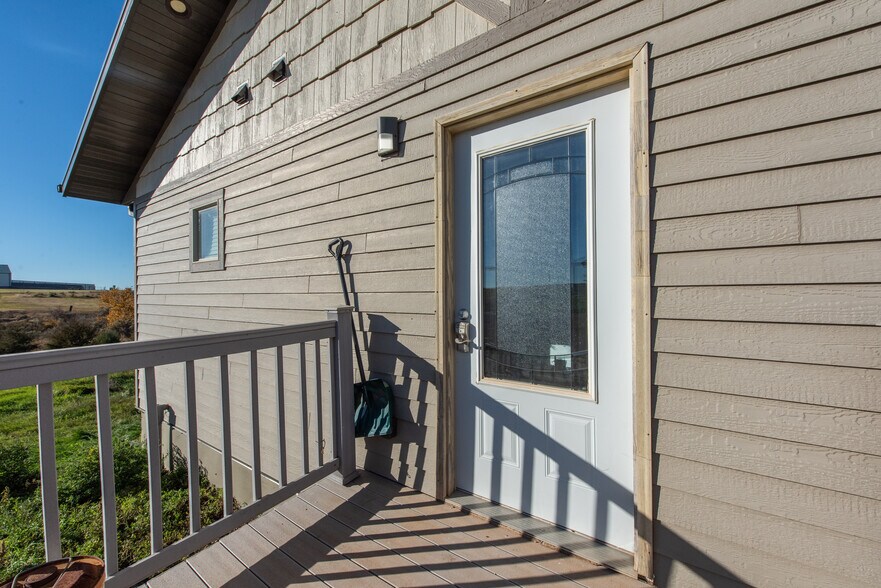 More Photos Of 13603 38th St SW, Belfield Flex For Lease