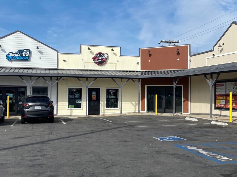 More Photos Of 24048 Newhall Ave, Newhall Storefront Retail Office For Lease