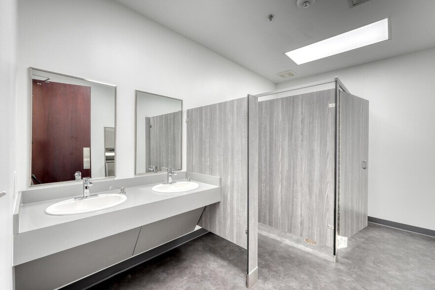 More Photos Of 3920 Falcon Pky, Flowery Branch Unknown For Lease