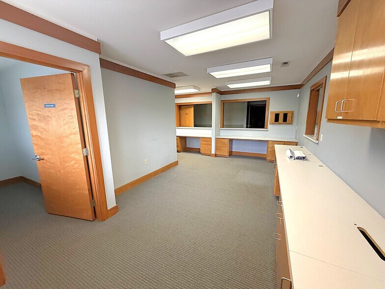 More Photos Of 3610 Moore Duncan Hwy, Moore Medical For Lease