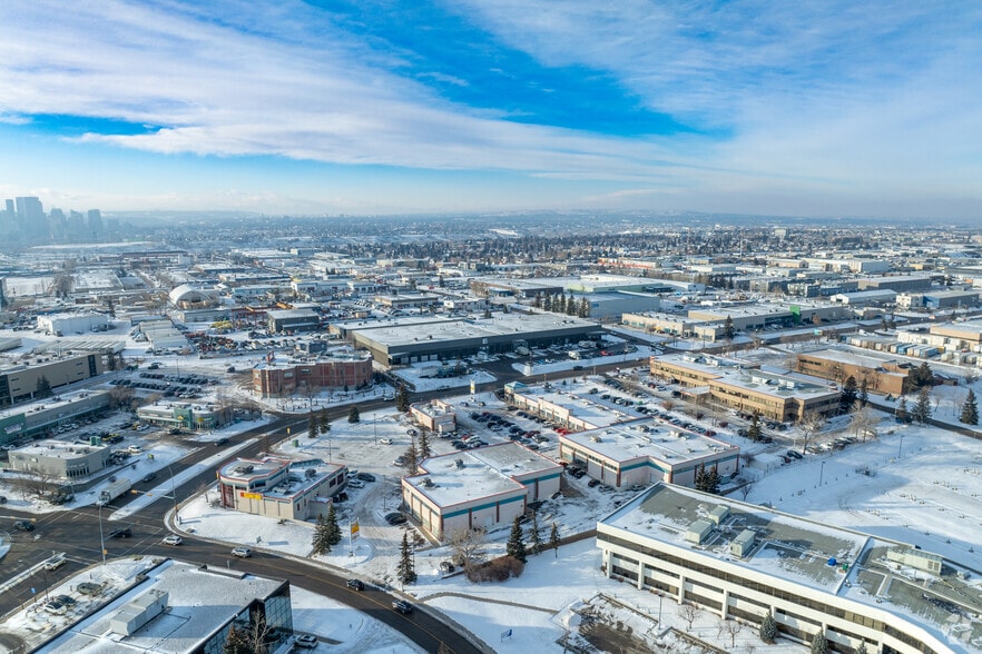 More Photos Of 2908 2nd Ave SE, Calgary Warehouse For Lease