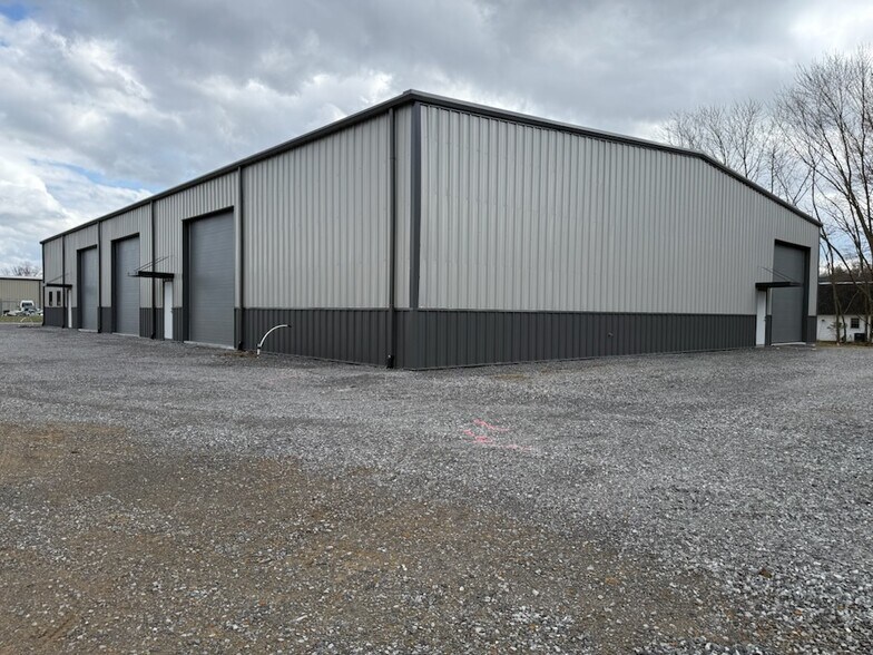 More Photos Of 5350 Enterprise Dr, Paducah Warehouse For Lease