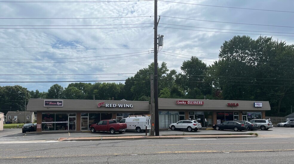 Primary Photo Of 10814-10824 St Charles Rock Rd, Saint Ann Freestanding For Lease