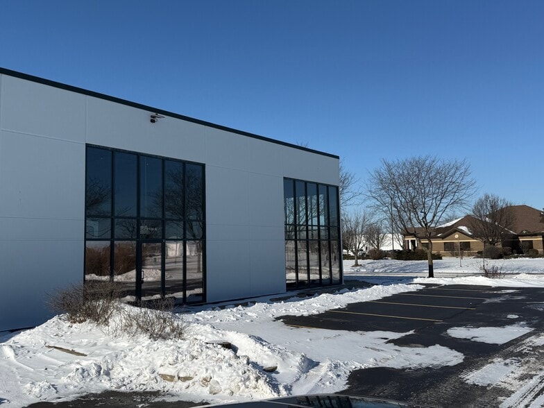 More Photos Of 1120 Mitchell Ct, Crystal Lake Showroom For Sale