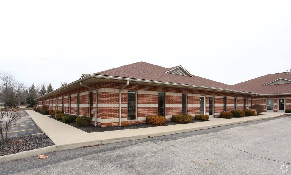 More Photos Of 190-200 W Johnstown Rd, Gahanna Unknown For Lease