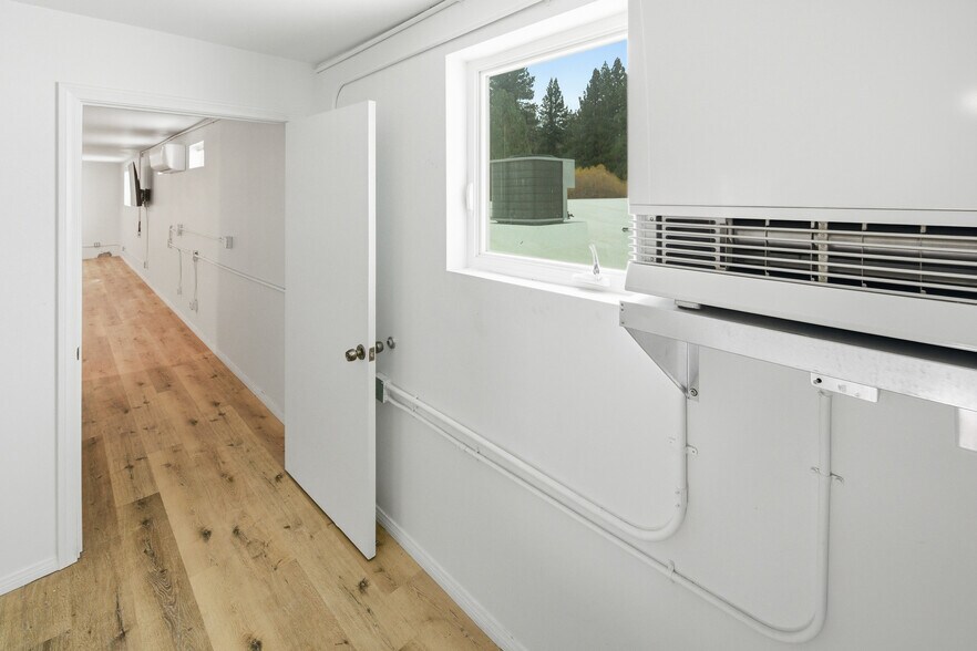 More Photos Of 735 Stocker Rd, Big Bear Lake Storefront Retail Office For Sale