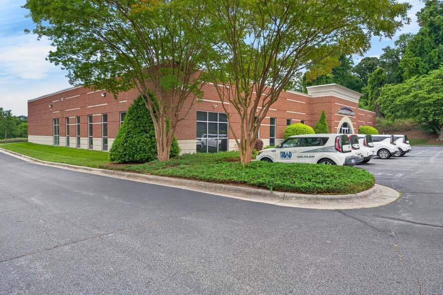 More Photos Of 707 Sunshine Way, Greensboro Medical For Sale