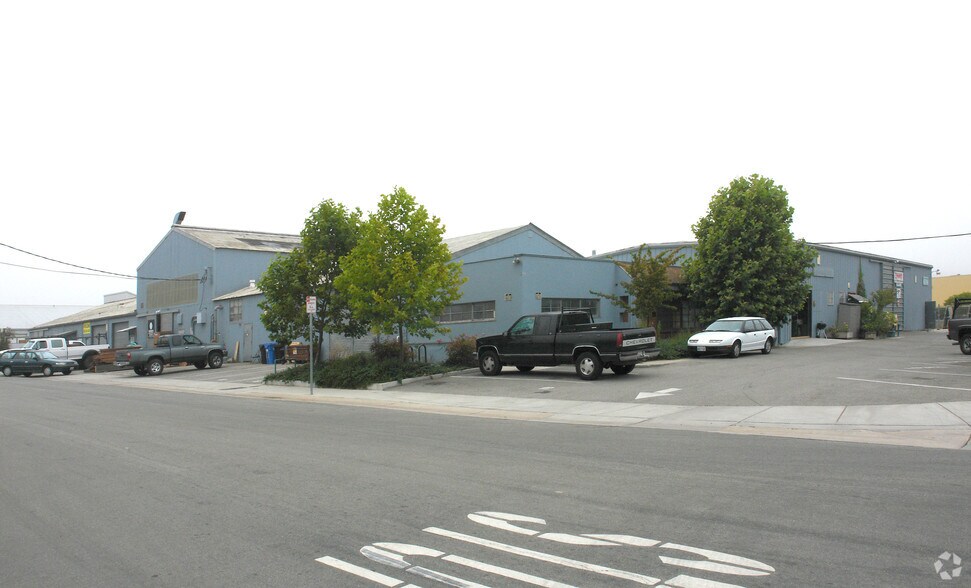 More Photos Of 815 Almar Ave, Santa Cruz Warehouse For Lease