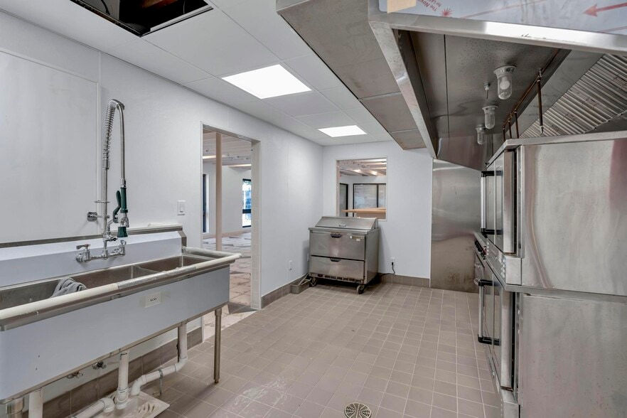 More Photos Of 1760 SW 22 St, Coral Gables Restaurant For Lease