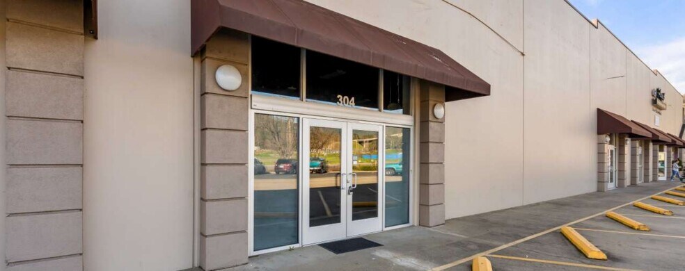 More Photos Of 304-350 NE Agness Ave, Grants Pass Unknown For Lease