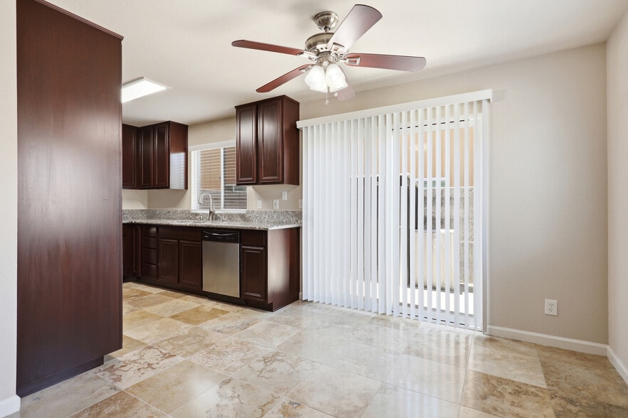 More Photos Of 445-523 Hart Dr, El Cajon Apartments For Sale