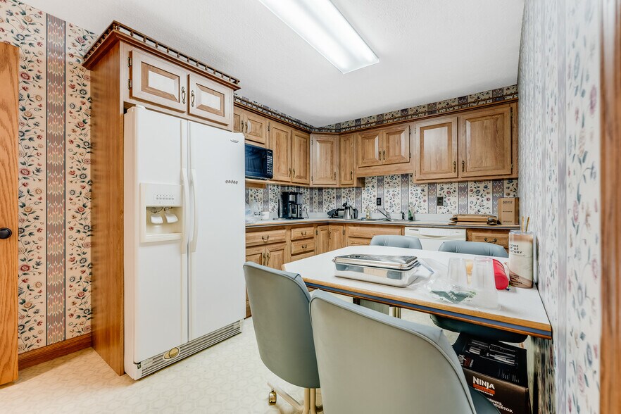 More Photos Of 1065 Greenbag Rd, Morgantown Industrial For Lease