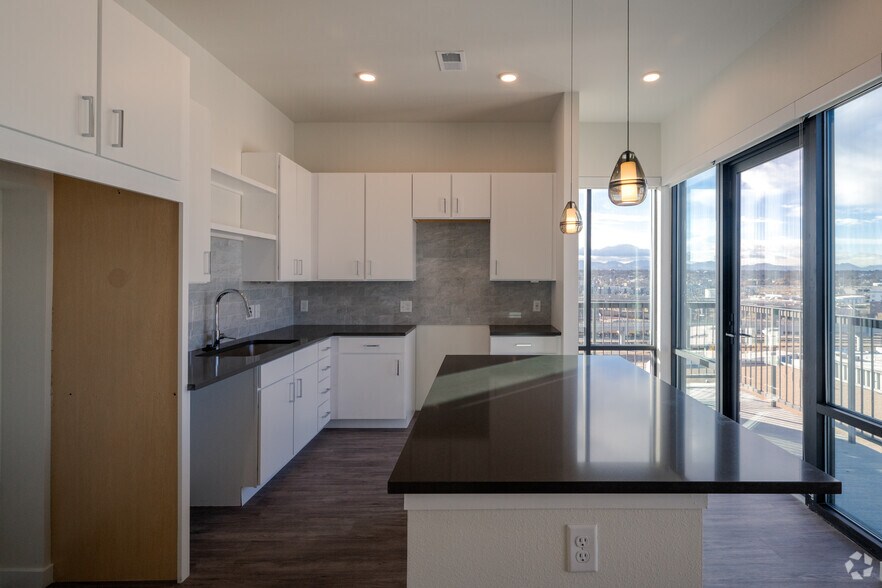 More Photos Of 2520 Wewatta Way, Denver Apartments For Lease
