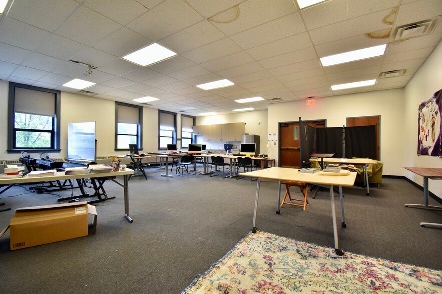 More Photos Of 145 Capital Ave NE, Battle Creek Religious Facility For Sale