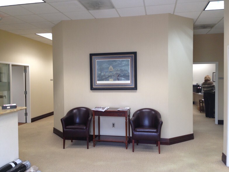 More Photos Of 7901 Beechcraft Ave, Gaithersburg Warehouse For Lease