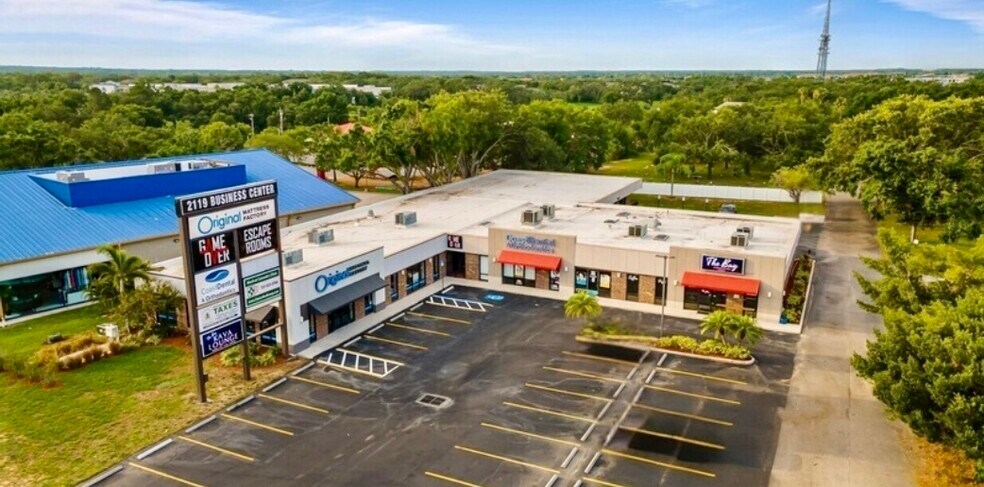 More Photos Of 2119 W Brandon Blvd, Brandon Storefront Retail Office For Lease