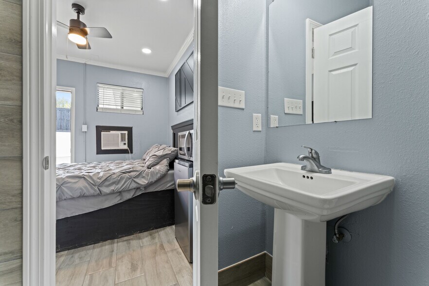 More Photos Of 2020 Highland Rd, Baton Rouge Hotel For Sale