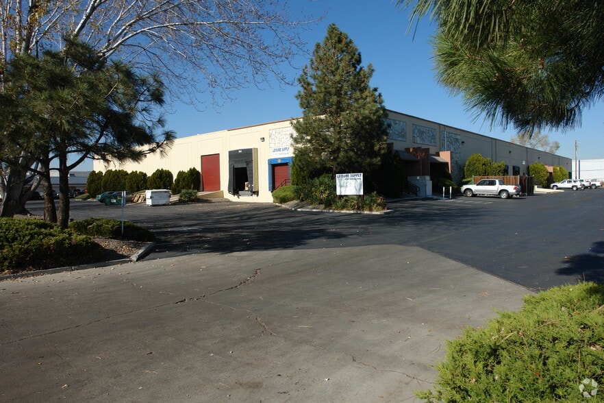 Primary Photo Of 4965-4969 Energy Way, Reno Light Distribution For Sale