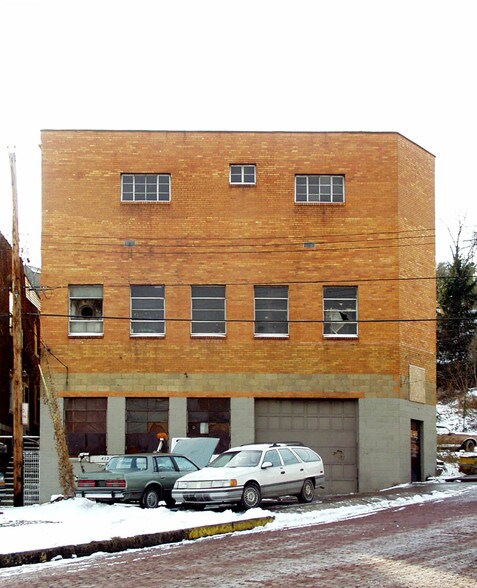 More Photos Of 842-844 Island Ave, McKees Rocks Warehouse For Sale