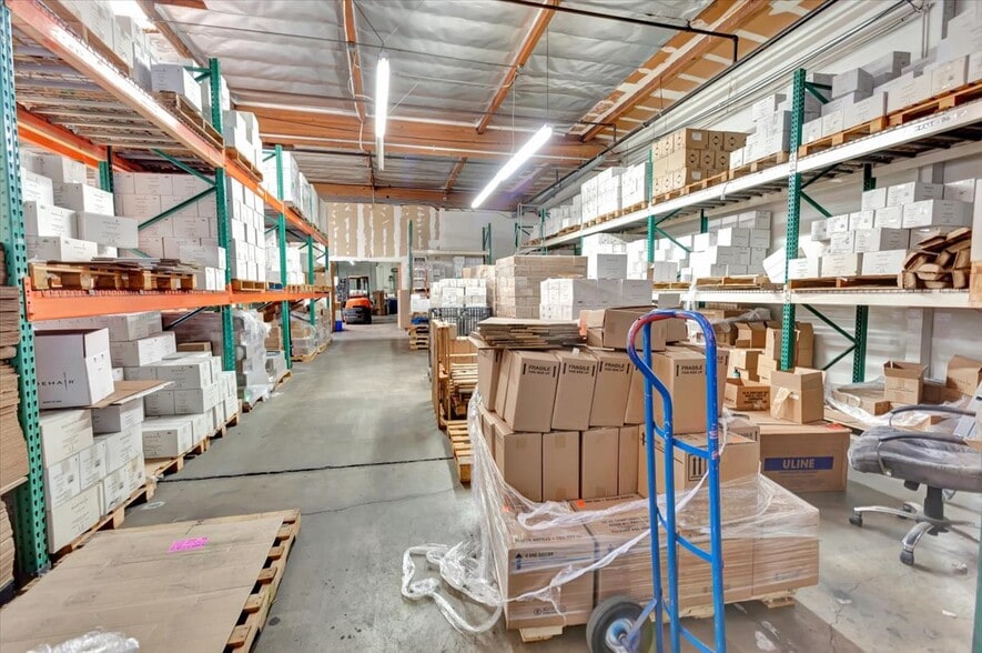 More Photos Of 1061 S Melrose St, Placentia Warehouse For Lease