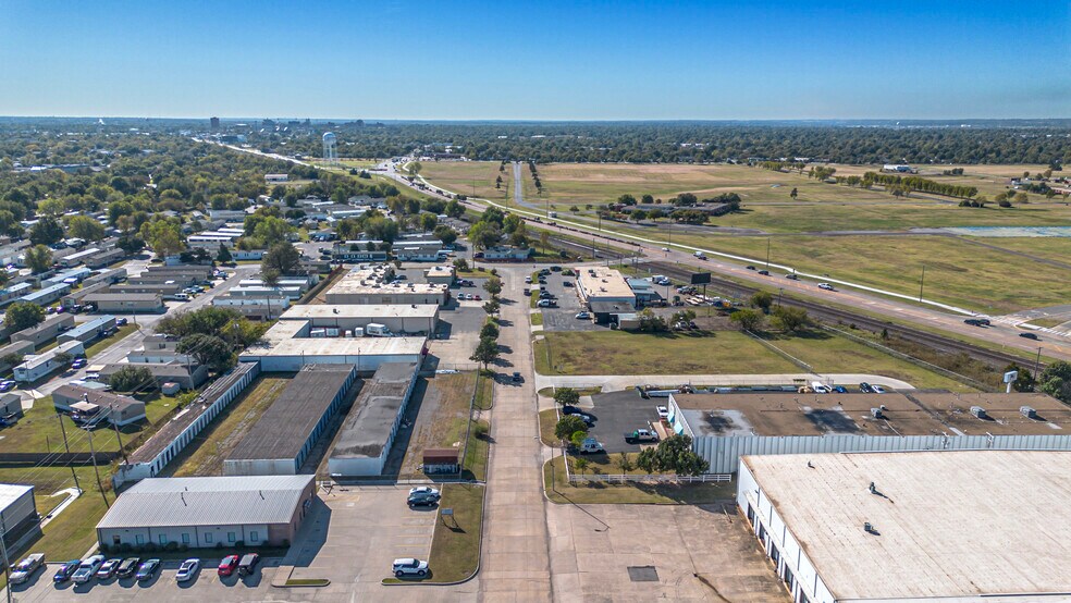 More Photos Of 1831 Industrial Blvd, Norman Service For Sale