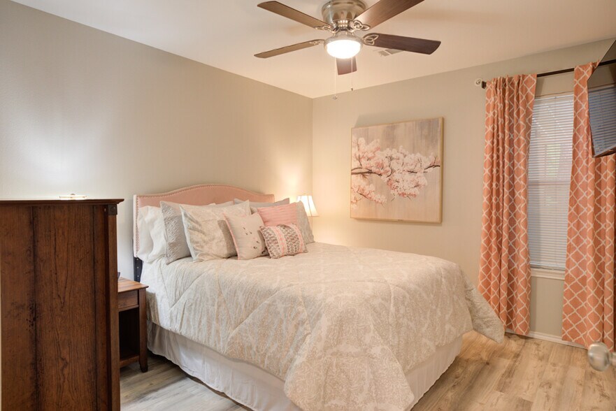 More Photos Of 740 E Mather St, New Braunfels Apartments For Sale