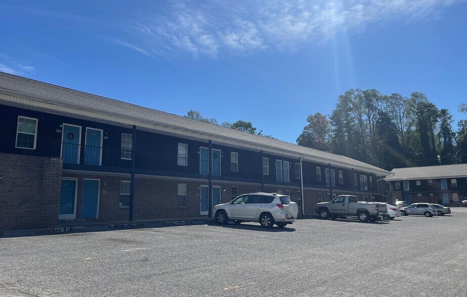 More Photos Of 100 S Kirkland Ave, Elkin Apartments For Sale