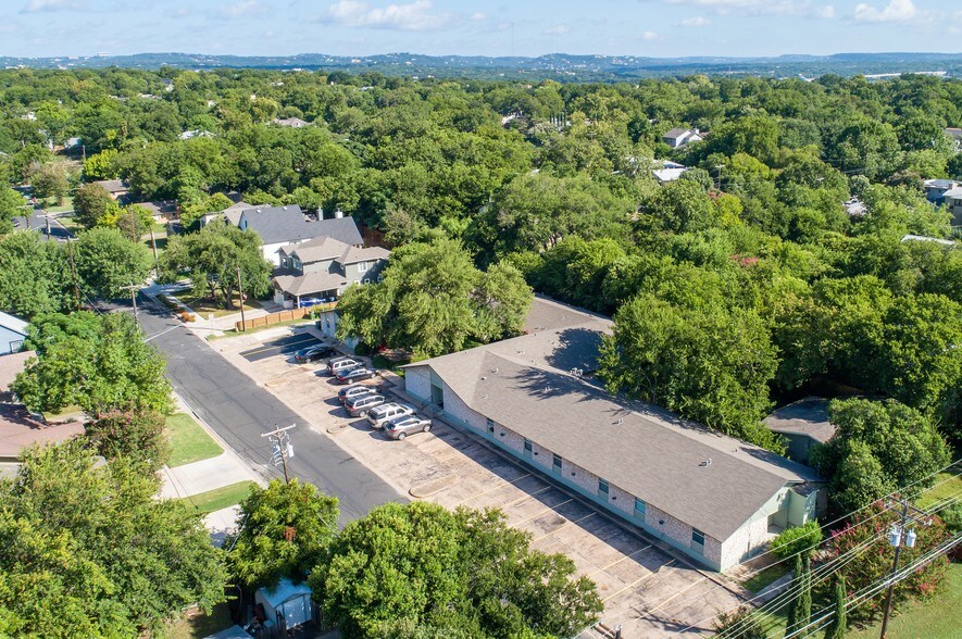 More Photos Of 1606 Nash Ave, Austin Assisted Living For Sale