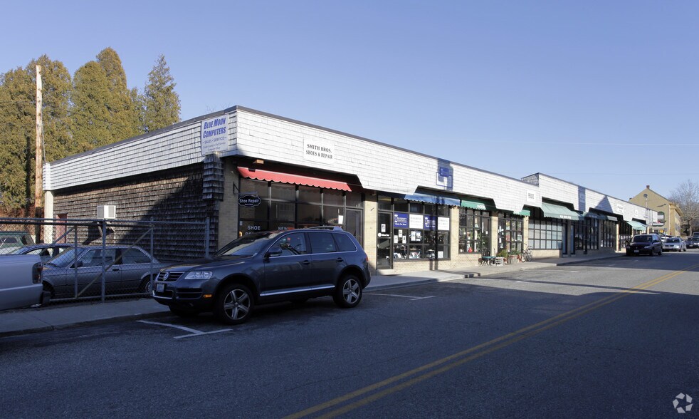 More Photos Of 221-239 Robinson St, Wakefield Freestanding For Lease