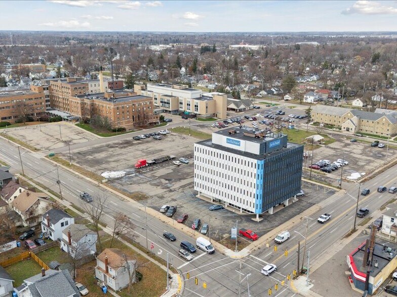 More Photos Of 1100 W Saginaw St, Lansing Medical For Sale