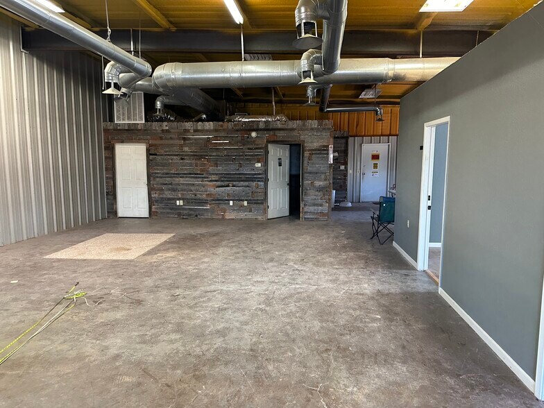 More Photos Of 3597 US Highway 84, Tuscola Warehouse For Lease
