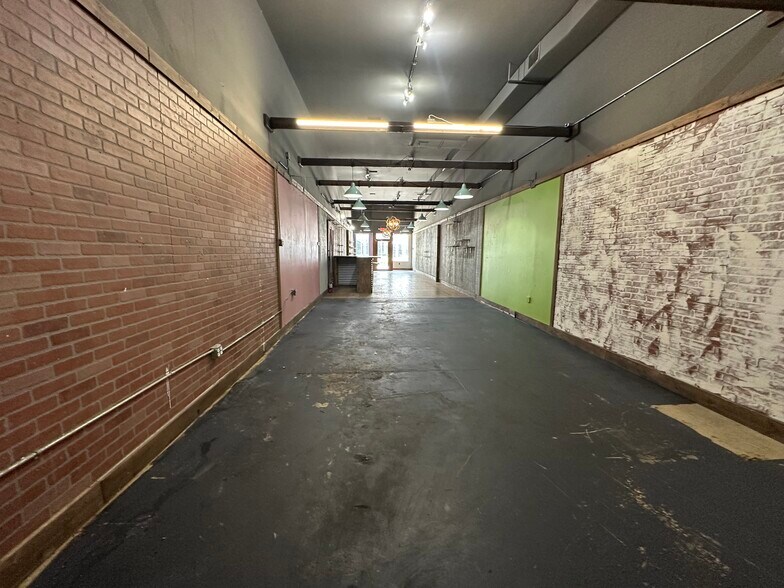 More Photos Of 2029 Harrison St, Hollywood Storefront For Lease